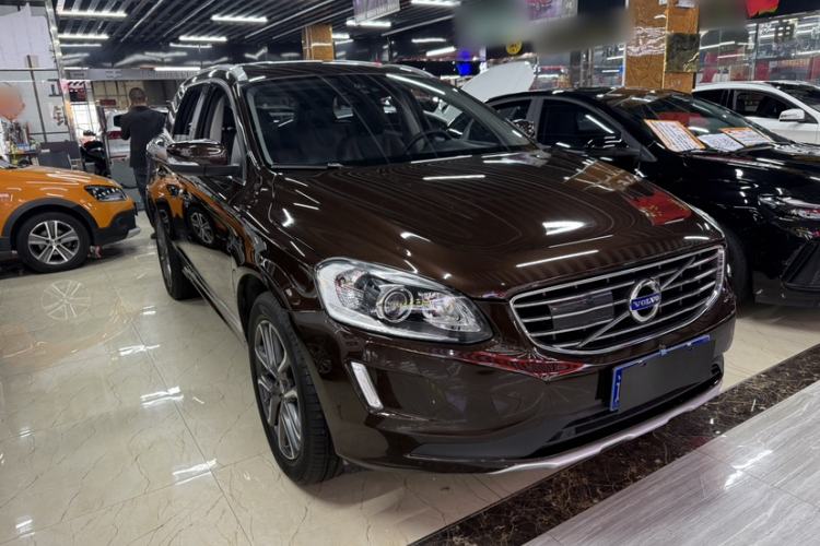 Used Volvo XC60 2017 T5 AWD Smart Upgrade Edition Exterior 2