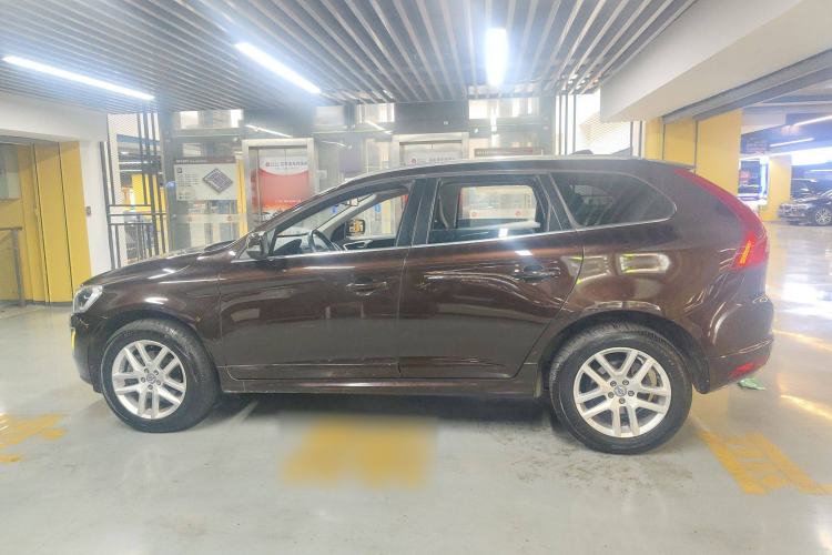 Used Volvo XC60 2017 T5 Smart Upgrade Edition Exterior 3