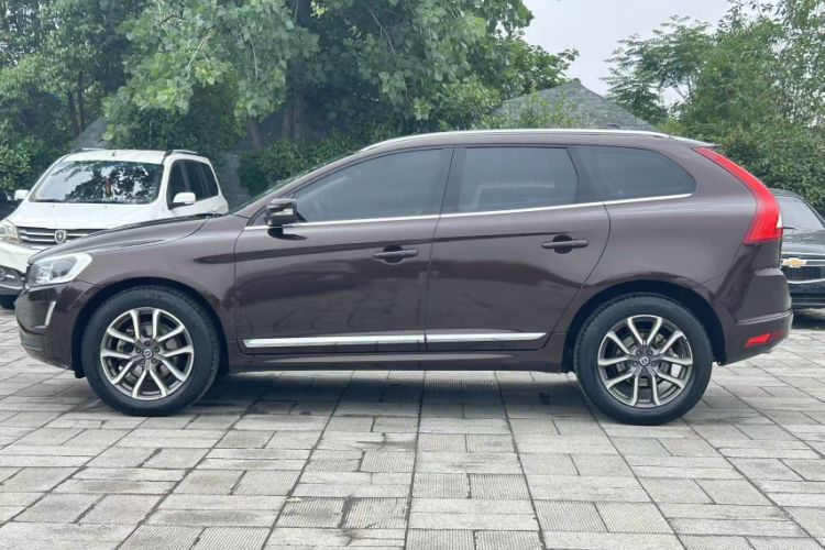 Used Volvo XC60 2017 T5 AWD Smart Drive Edition Exterior 3