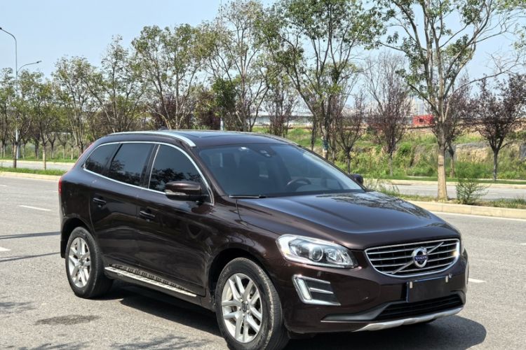 Used Volvo XC60 2017 T5 Smart Upgrade Edition Exterior 3