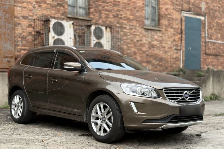 Used Volvo XC60 2017 T5 Smart Upgrade Edition Exterior 3