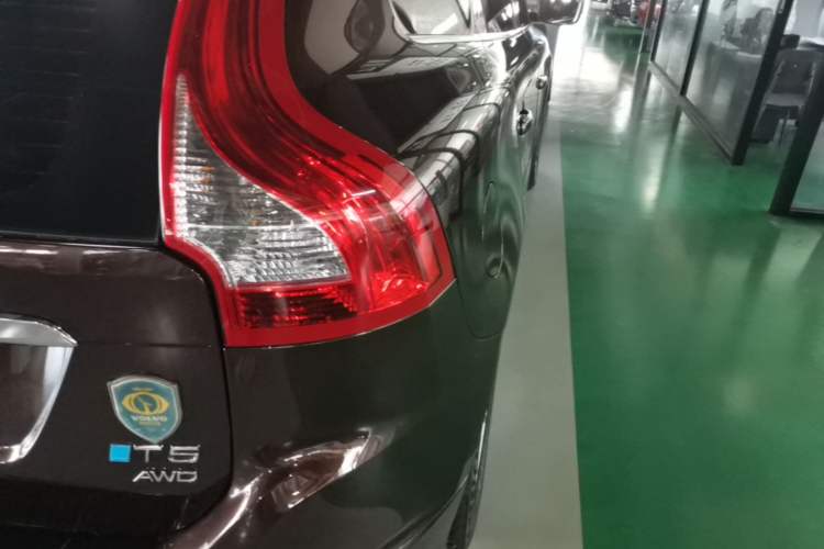 Used Volvo XC60 2017 T5 AWD Smart Upgrade Edition Exterior 3