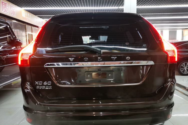 Used Volvo XC60 2017 T5 AWD Smart Upgrade Edition Exterior 4