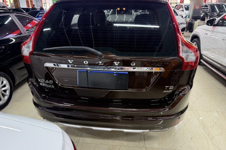 Used Volvo XC60 2017 T5 AWD Smart Upgrade Edition Exterior 4