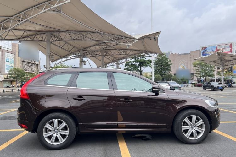Used Volvo XC60 2017 T5 AWD Smart Upgrade Edition Exterior 5