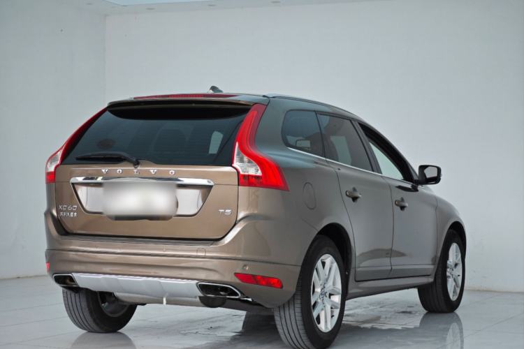 Used Volvo XC60 2017 T5 Smart Upgrade Edition Exterior 5
