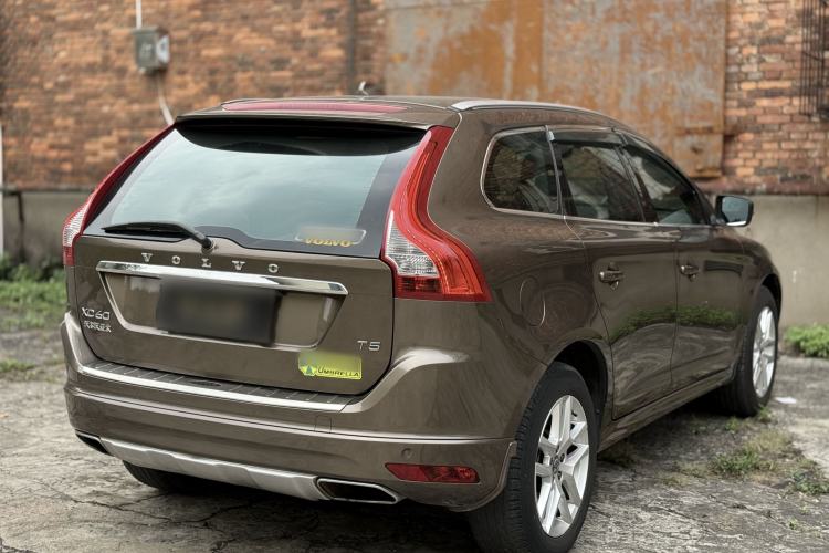 Used Volvo XC60 2017 T5 Smart Upgrade Edition Exterior 5