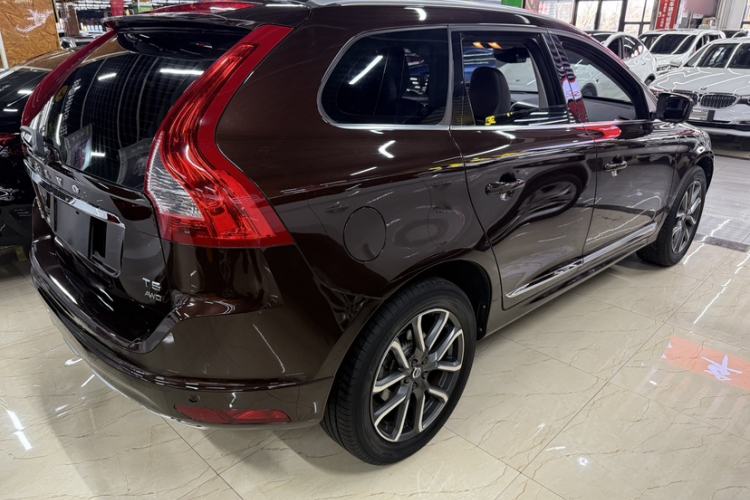 Used Volvo XC60 2017 T5 AWD Smart Upgrade Edition Exterior 5