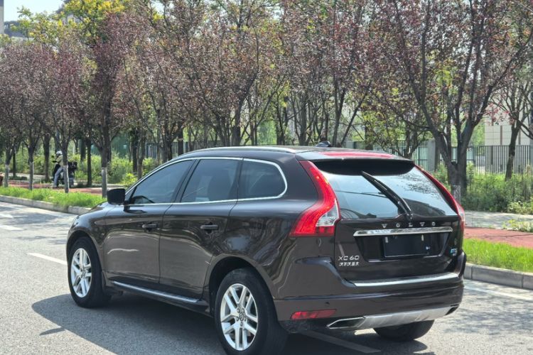 Used Volvo XC60 2017 T5 Smart Upgrade Edition Exterior 6