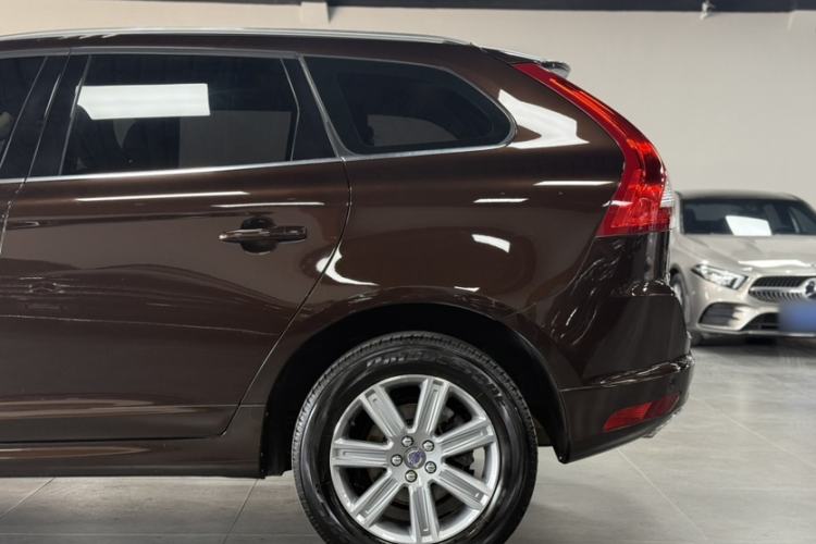 Used Volvo XC60 2017 T5 AWD Smart Upgrade Edition Exterior 7