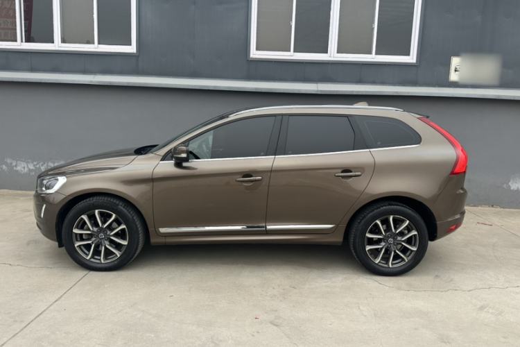 Used Volvo XC60 2017 T5 AWD Smart Upgrade Edition Exterior 7