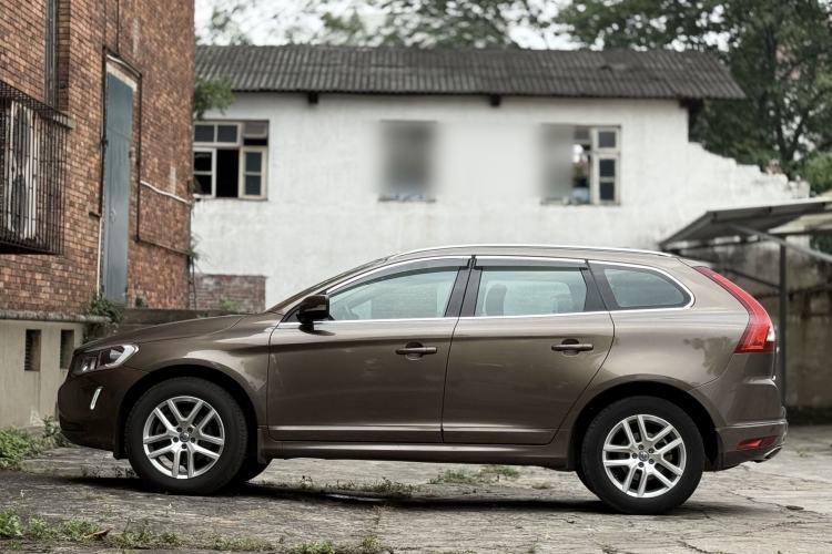 Used Volvo XC60 2017 T5 Smart Upgrade Edition Exterior 8