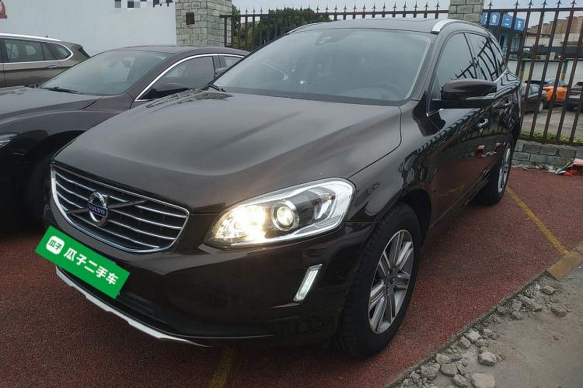 Used Volvo XC60 2017 T5 AWD Smart Upgrade Edition Front Left 45 Deg