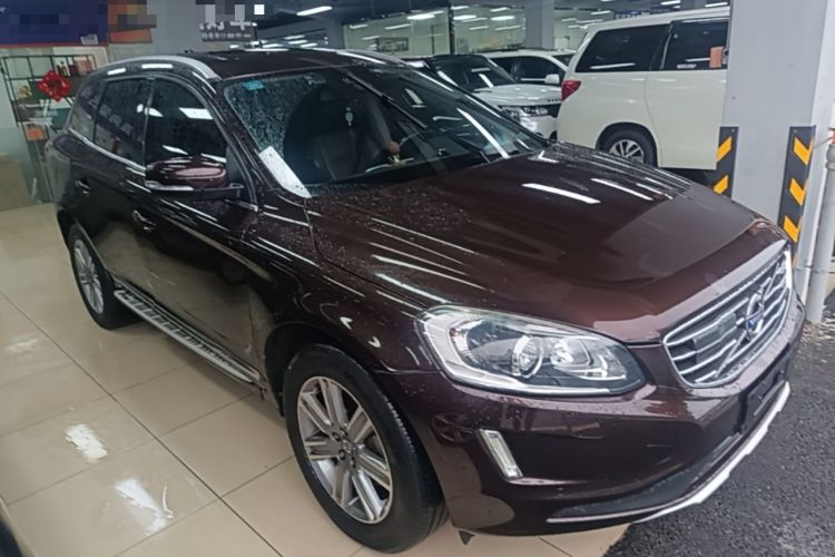 Used Volvo XC60 2017 T5 AWD Smart Range Edition Front Right 45 Deg