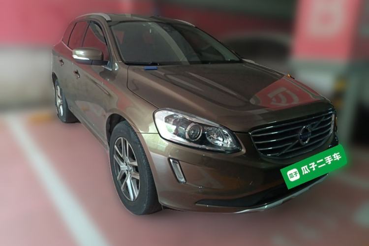Used Volvo XC60 2017 T5 AWD Smart Upgrade Model Front Right 45 Deg