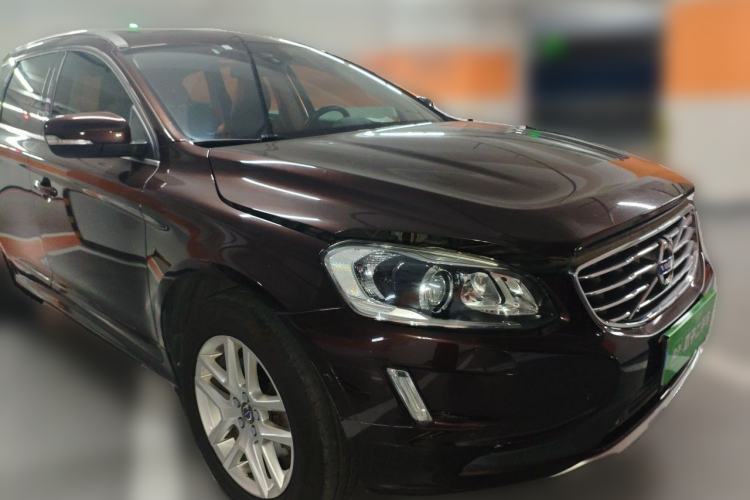 Used Volvo XC60 2017 T5 Smart Upgrade Edition Front Right 45 Deg