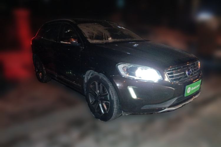 Used Volvo XC60 2017 T5 AWD Smart Upgrade Edition Front Right 45 Deg