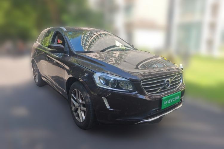 Used Volvo XC60 2017 T5 Smart Upgrade Edition Front Right 45 Deg