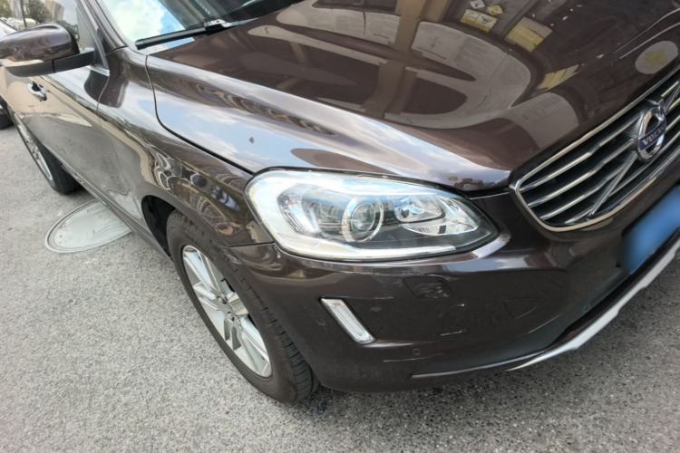Used Volvo XC60 2017 T5 AWD Smart Upgrade Edition Front Right 45 Deg