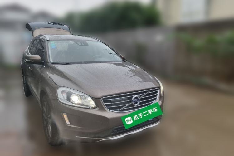 Used Volvo XC60 2017 T5 AWD Smart Upgrade Edition Front Right 45 Deg