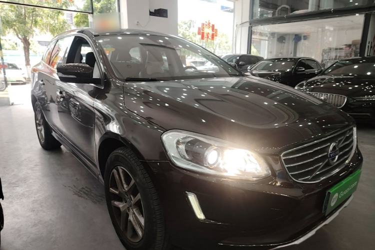 Used Volvo XC60 2017 T5 Smart Upgrade Edition Front Right 45 Deg