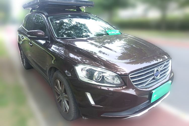 Used Volvo XC60 2017 T5 AWD Smart Upgrade Edition Front Right 45 Deg