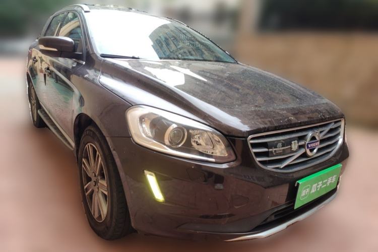 Used Volvo XC60 2017 T5 AWD Smart Range Edition Front Right 45 Deg