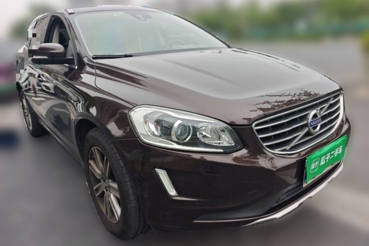 Used Volvo XC60 2017 T5 AWD Smart Upgrade Edition Front Right 45 Deg