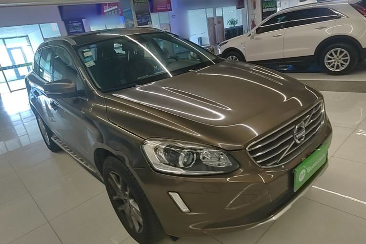 Used Volvo XC60 2017 T5 Smart Upgrade Edition Front Right 45 Deg
