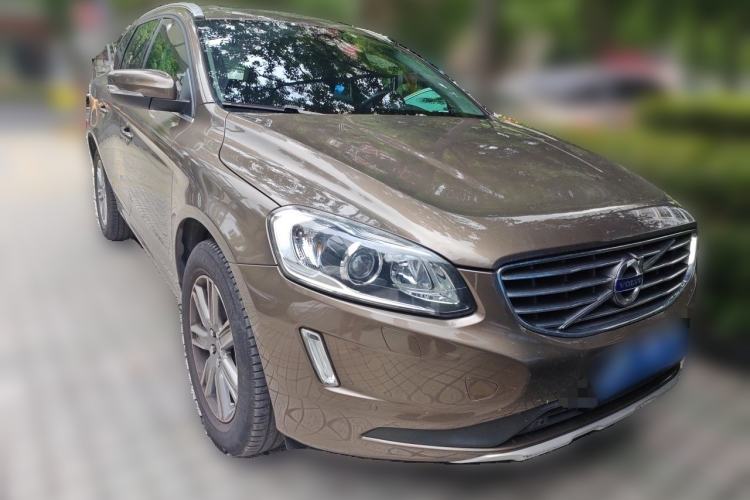 Used Volvo XC60 2017 T5 AWD Smart Upgrade Edition Front Right 45 Deg