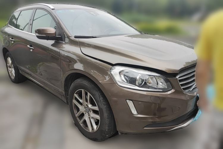 Used Volvo XC60 2017 T5 Smart Upgrade Edition Front Right 45 Deg
