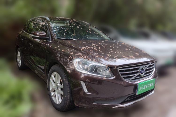 Used Volvo XC60 2017 T5 Smart Upgrade Edition Front Right 45 Deg