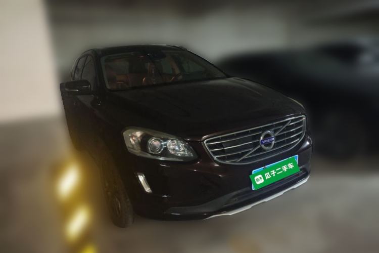 Used Volvo XC60 2017 T5 AWD Smart Drive Edition Front Right 45 Deg