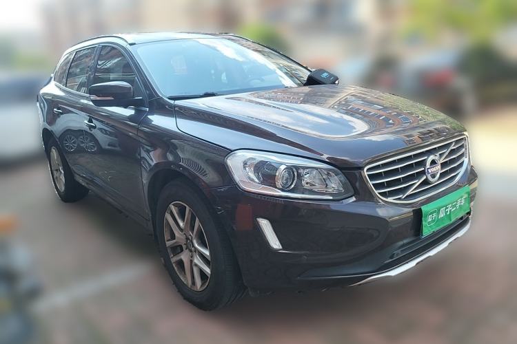 Used Volvo XC60 2017 T5 AWD Smart Upgrade Model Front Right 45 Deg