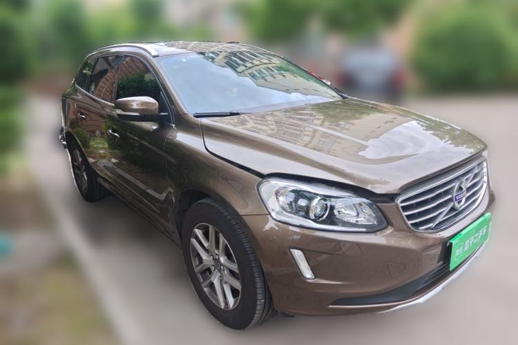 Used Volvo XC60 2017 T5 Smart Upgrade Edition Front Right 45 Deg