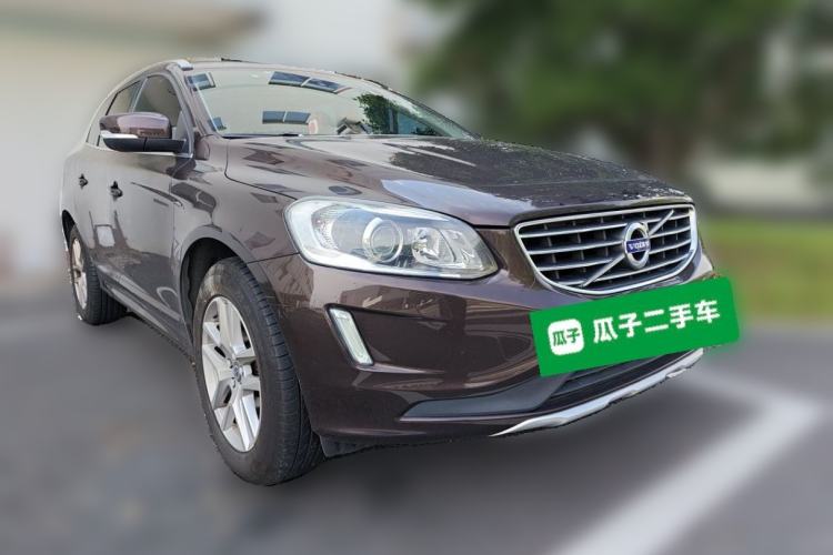 Used Volvo XC60 2017 T5 Smart Upgrade Edition Front Right 45 Deg