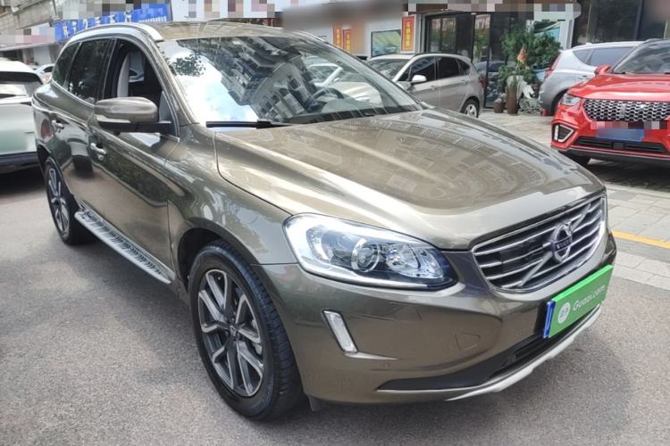 Used Volvo XC60 2017 T5 AWD Smart Upgrade Edition Front Right 45 Deg
