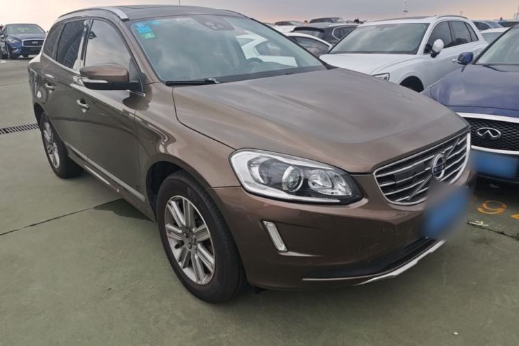 Used Volvo XC60 2017 T5 AWD Smart Range Edition Front Right 45 Deg