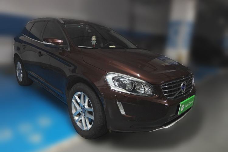 Used Volvo XC60 2017 T5 Smart Upgrade Edition Front Right 45 Deg
