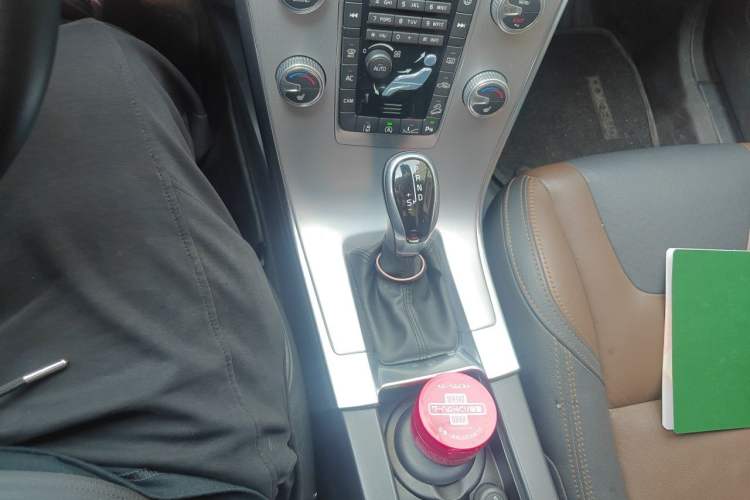 Used Volvo XC60 2017 T5 AWD Smart Drive Edition Gear Lever