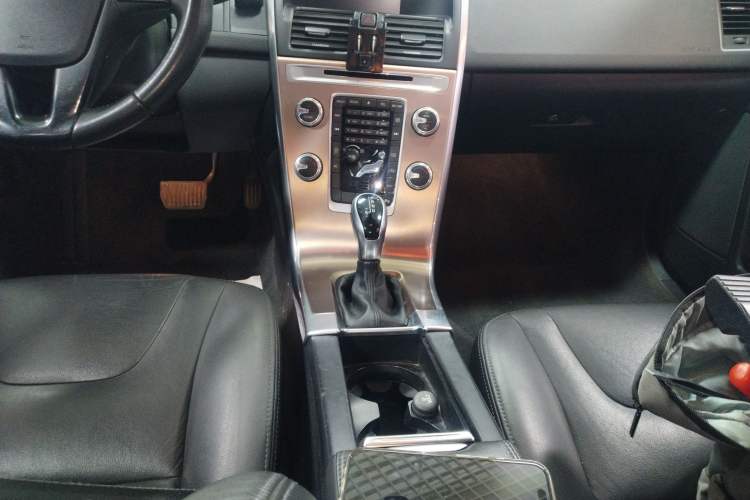 Used Volvo XC60 2017 T5 Smart Upgrade Edition Gear Lever