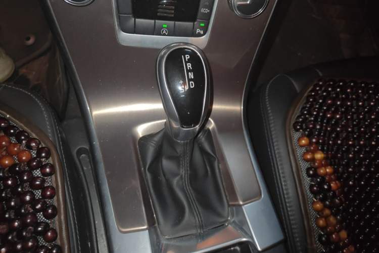 Used Volvo XC60 2017 T5 Smart Upgrade Edition Gear Lever