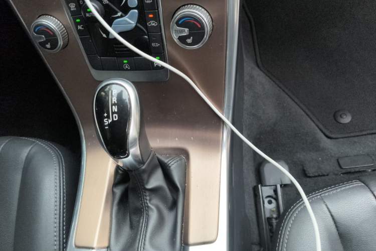 Used Volvo XC60 2017 T5 Smart Upgrade Edition Gear Lever