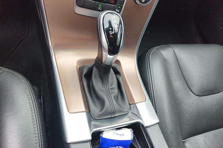 Used Volvo XC60 2017 T5 Smart Upgrade Edition Gear Lever