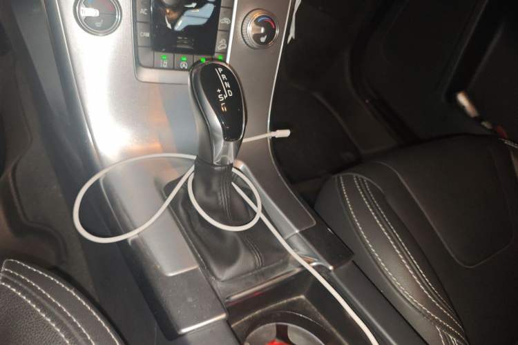 Used Volvo XC60 2017 T5 AWD Smart Drive Edition Gear Lever