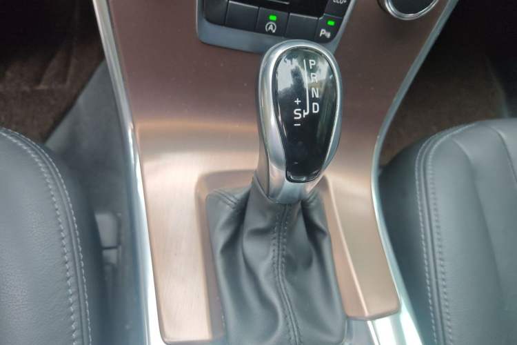 Used Volvo XC60 2017 T5 Smart Upgrade Edition Gear Lever