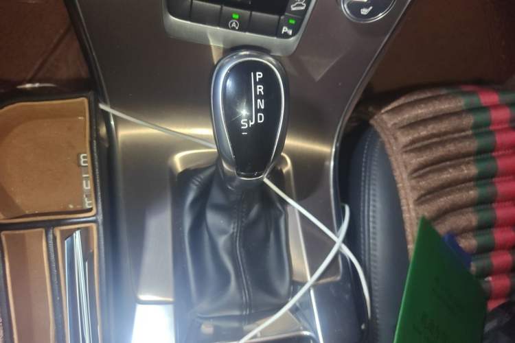 Used Volvo XC60 2017 T5 AWD Smart Upgrade Model Gear Lever
