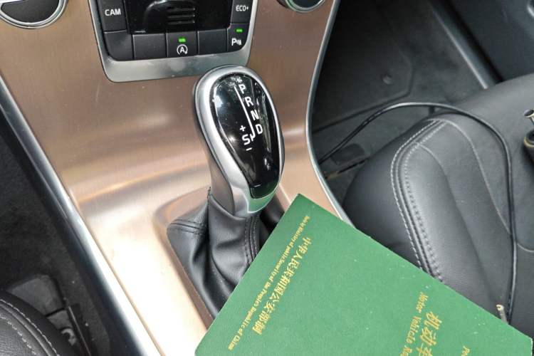 Used Volvo XC60 2017 T5 Smart Upgrade Edition Gear Lever