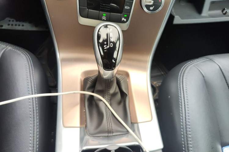 Used Volvo XC60 2017 T5 Smart Upgrade Edition Gear Lever