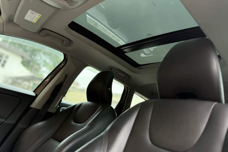 Used Volvo XC60 2017 T5 Smart Upgrade Edition Headliner